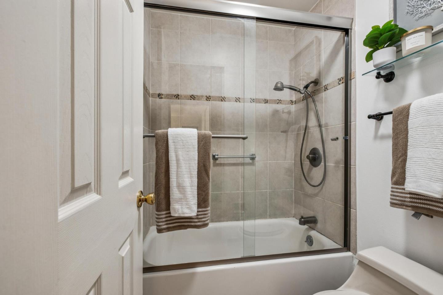 Detail Gallery Image 17 of 39 For 835 N Humboldt St #203,  San Mateo,  CA 94401 - 1 Beds | 1 Baths