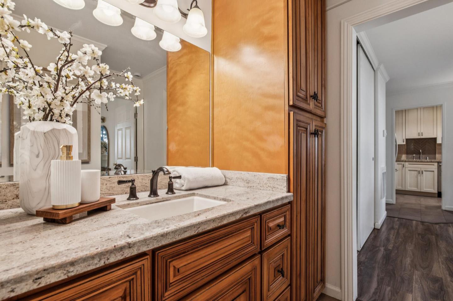 Detail Gallery Image 18 of 39 For 835 N Humboldt St #203,  San Mateo,  CA 94401 - 1 Beds | 1 Baths