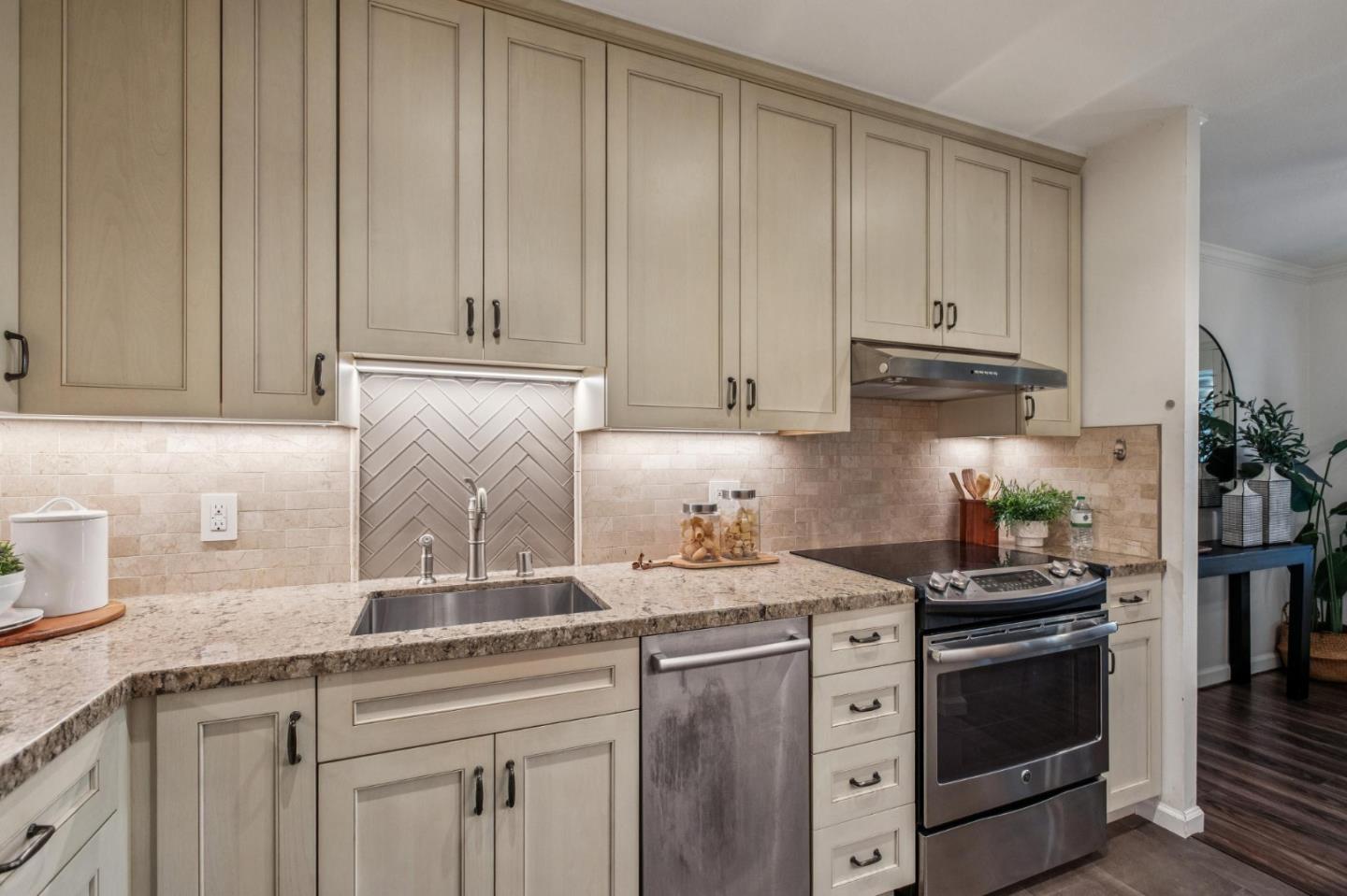 Detail Gallery Image 5 of 39 For 835 N Humboldt St #203,  San Mateo,  CA 94401 - 1 Beds | 1 Baths