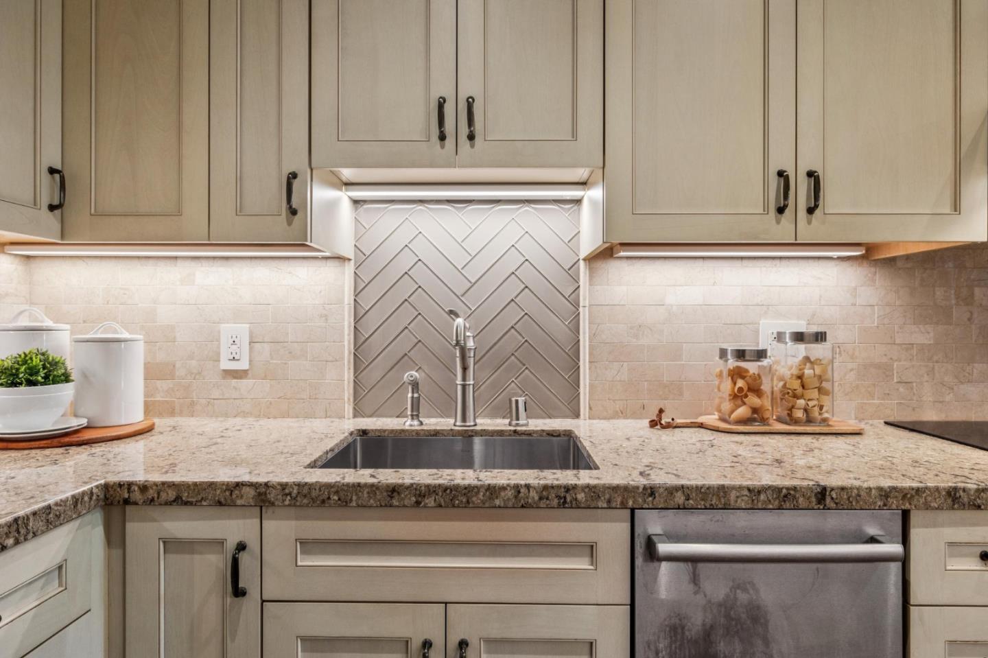 Detail Gallery Image 6 of 39 For 835 N Humboldt St #203,  San Mateo,  CA 94401 - 1 Beds | 1 Baths