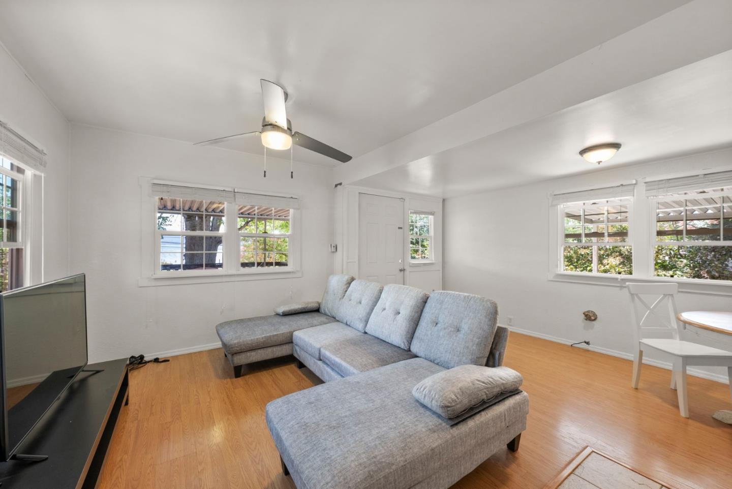 Detail Gallery Image 7 of 29 For 6726 Lakeshore Blvd, Lucerne,  CA 95458 - 3 Beds | 1 Baths