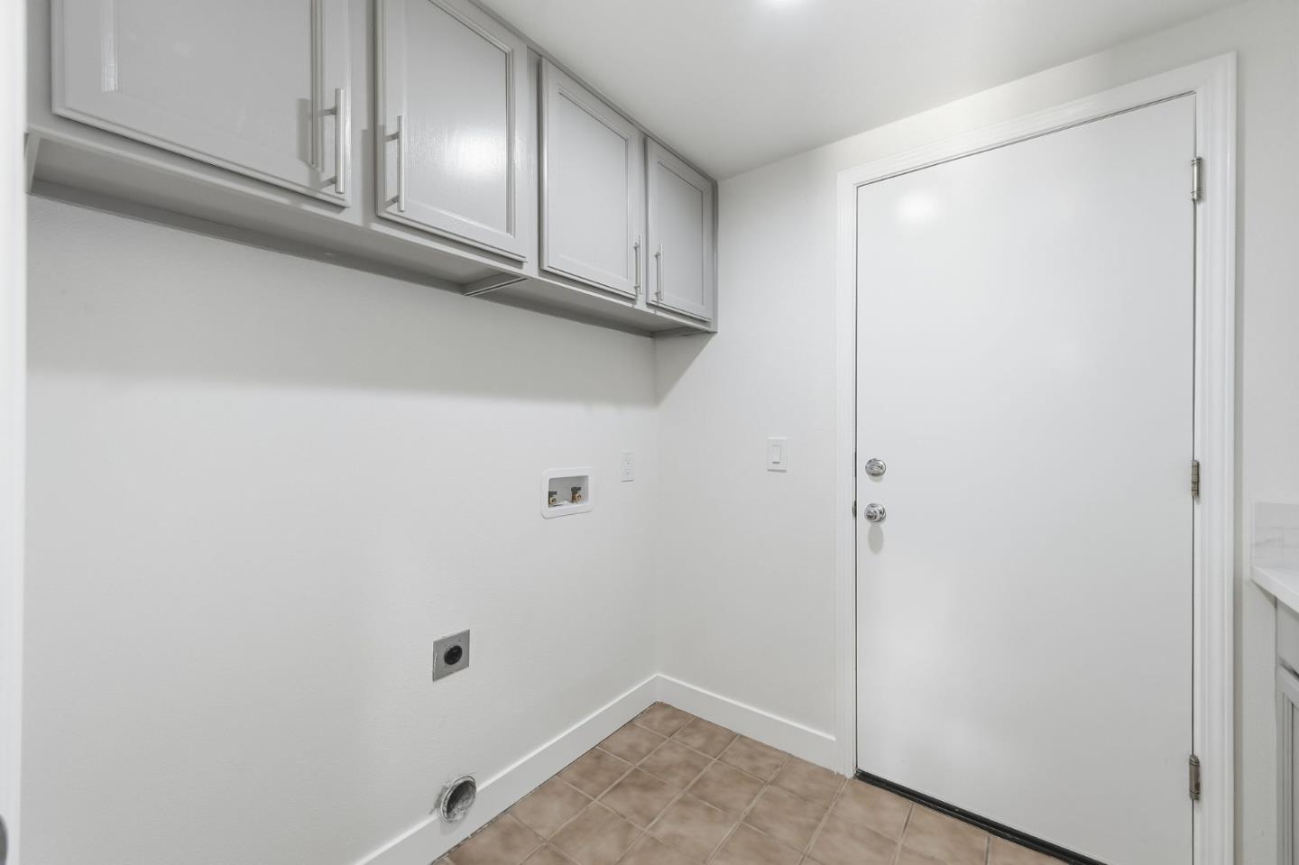 Detail Gallery Image 11 of 43 For 310 Grau Dr, Fremont,  CA 94536 - 4 Beds | 2/1 Baths