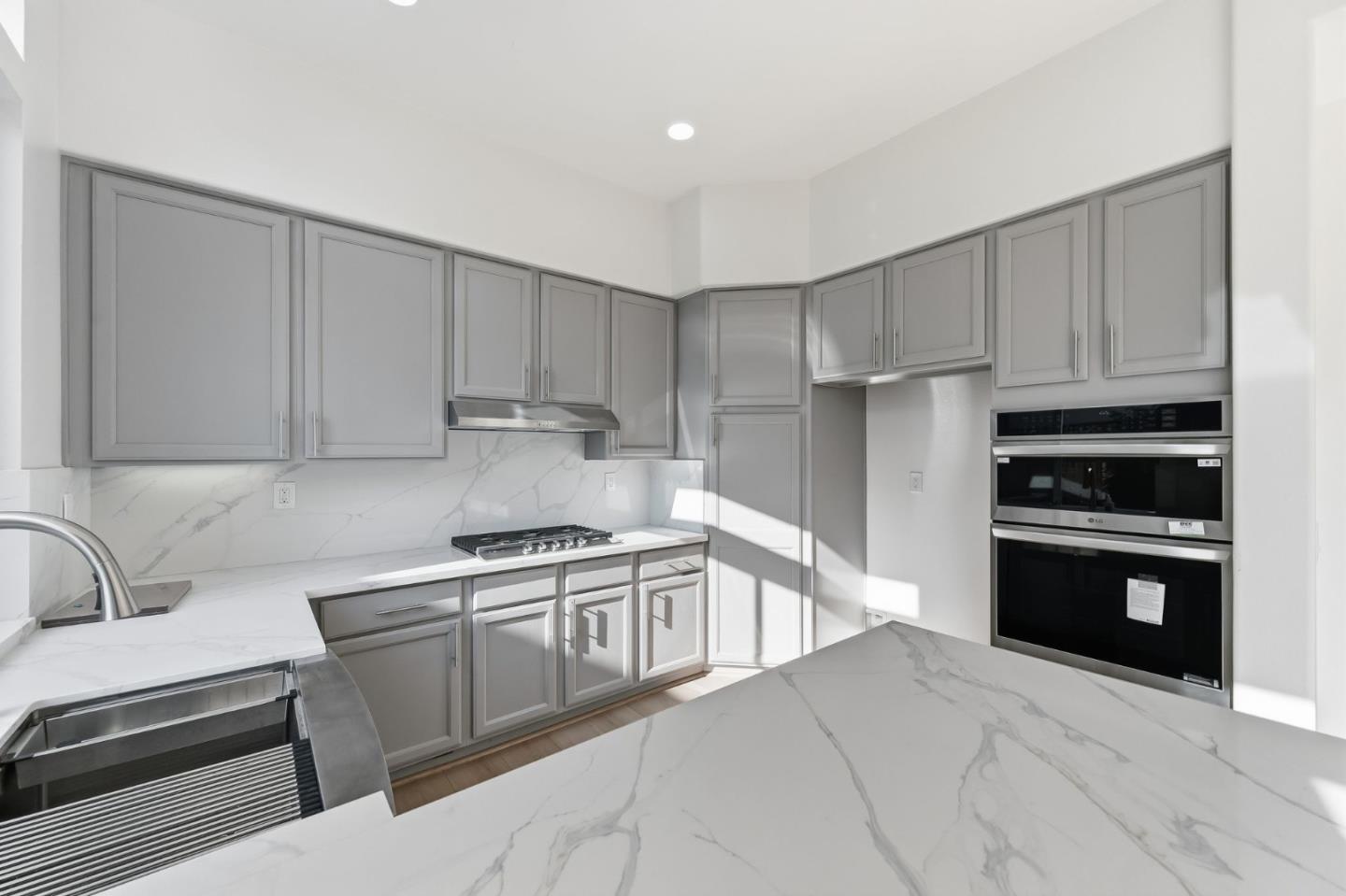 Detail Gallery Image 14 of 43 For 310 Grau Dr, Fremont,  CA 94536 - 4 Beds | 2/1 Baths