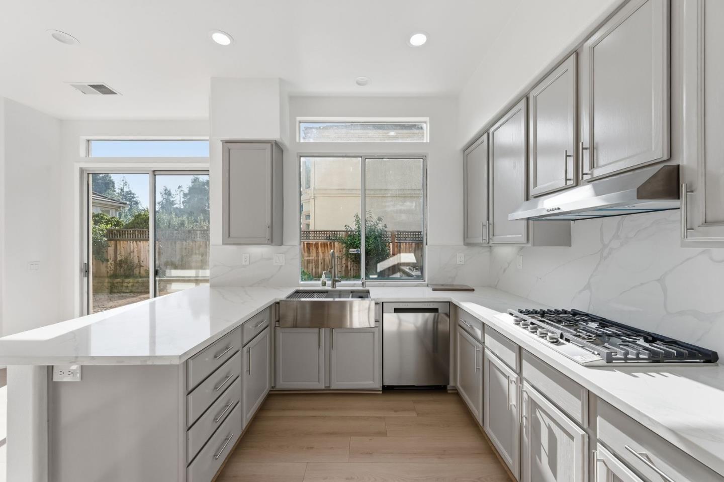 Detail Gallery Image 15 of 43 For 310 Grau Dr, Fremont,  CA 94536 - 4 Beds | 2/1 Baths