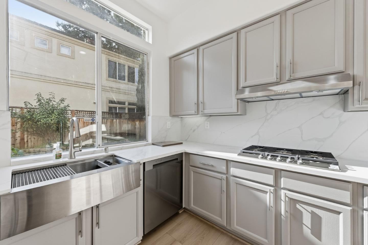 Detail Gallery Image 16 of 43 For 310 Grau Dr, Fremont,  CA 94536 - 4 Beds | 2/1 Baths