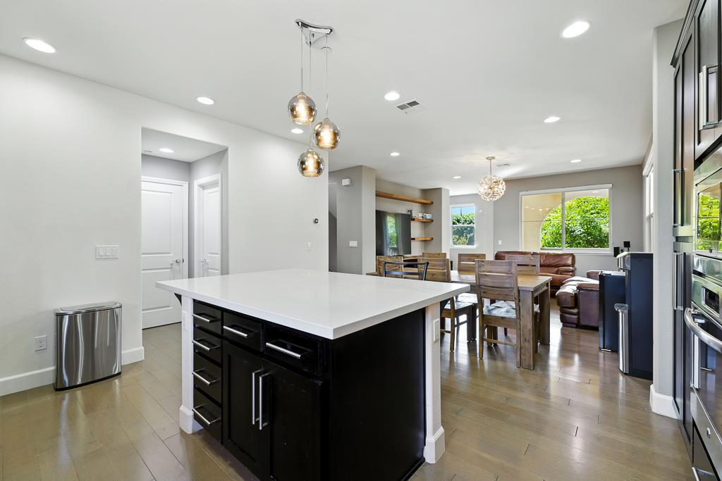 Detail Gallery Image 12 of 34 For 316 Fair Oaks Ave, Sunnyvale,  CA 94085 - 4 Beds | 3/1 Baths