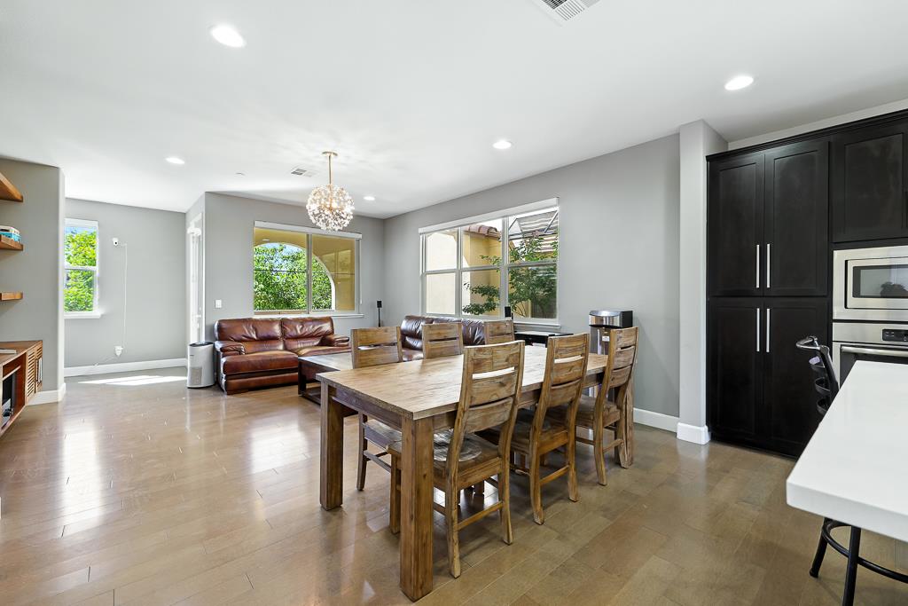 Detail Gallery Image 6 of 34 For 316 Fair Oaks Ave, Sunnyvale,  CA 94085 - 4 Beds | 3/1 Baths