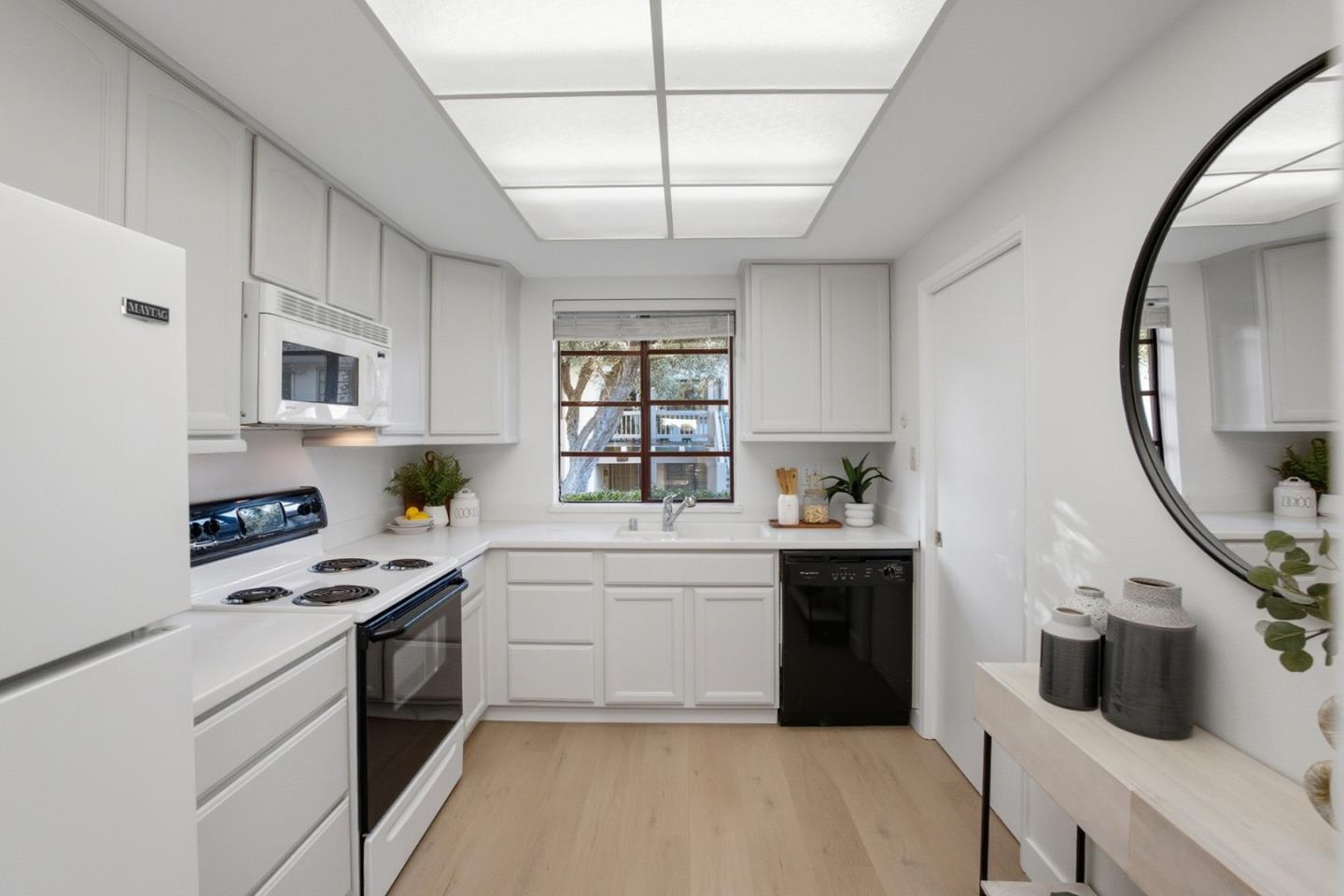 Detail Gallery Image 18 of 51 For 5092 Cribari Pl, San Jose,  CA 95135 - 1 Beds | 1 Baths