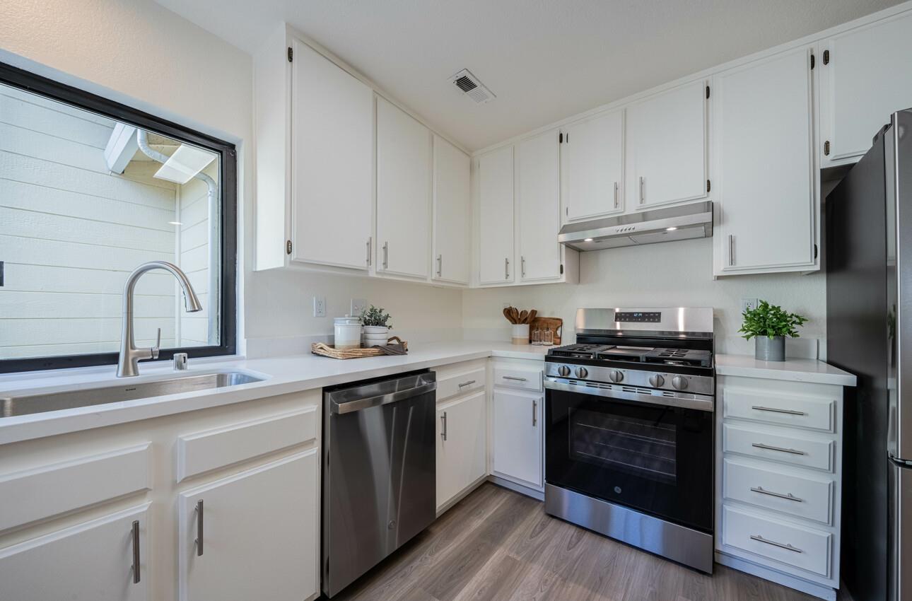 Detail Gallery Image 16 of 50 For 1051 Olympic Ln, Seaside,  CA 93955 - 3 Beds | 2 Baths