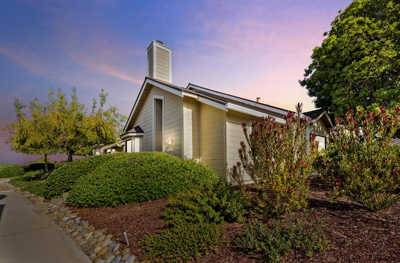 Detail Gallery Image 3 of 50 For 1051 Olympic Ln, Seaside,  CA 93955 - 3 Beds | 2 Baths