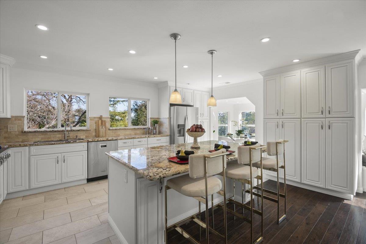 Detail Gallery Image 13 of 61 For 85 Prospect Ave, Los Gatos,  CA 95030 - 4 Beds | 4 Baths