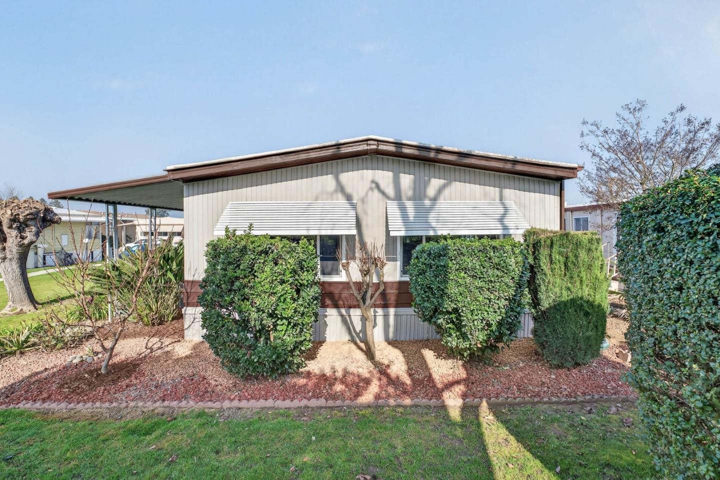 Detail Gallery Image 2 of 31 For 19690 N. Hwy 99 #110,  Acampo,  CA 95220 - 2 Beds | 2 Baths