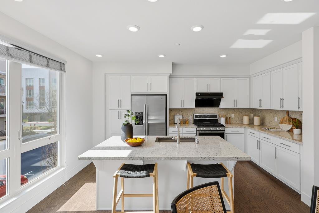 Detail Gallery Image 10 of 62 For 1625 Delano St #23,  Milpitas,  CA 95035 - 3 Beds | 2/1 Baths