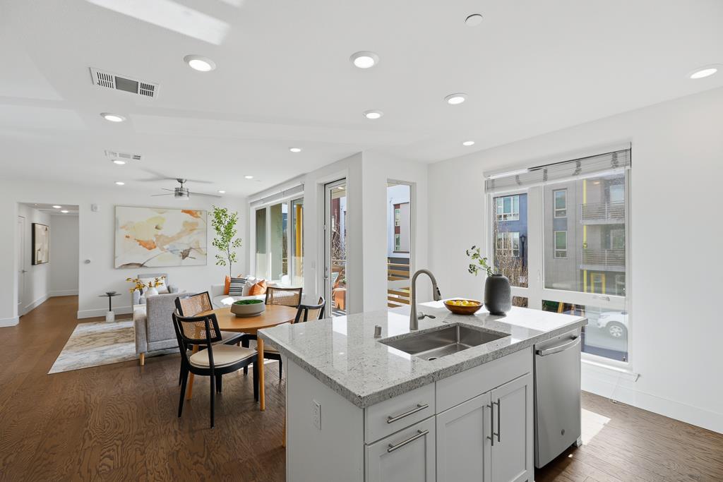 Detail Gallery Image 13 of 62 For 1625 Delano St #23,  Milpitas,  CA 95035 - 3 Beds | 2/1 Baths