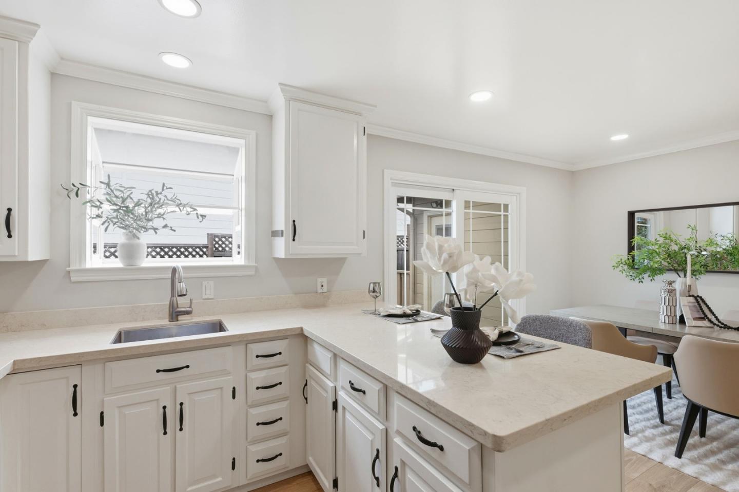 Detail Gallery Image 18 of 46 For 2404 Cipriani Blvd, Belmont,  CA 94002 - 3 Beds | 1 Baths