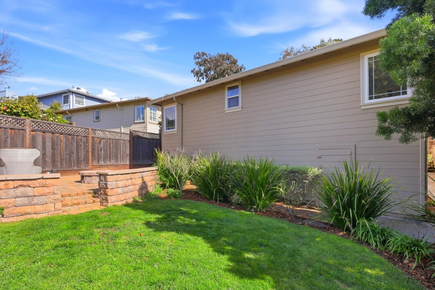 Detail Gallery Image 39 of 46 For 2404 Cipriani Blvd, Belmont,  CA 94002 - 3 Beds | 1 Baths