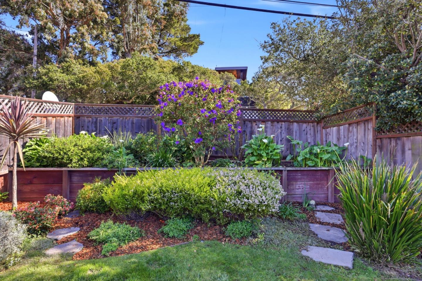 Detail Gallery Image 40 of 46 For 2404 Cipriani Blvd, Belmont,  CA 94002 - 3 Beds | 1 Baths