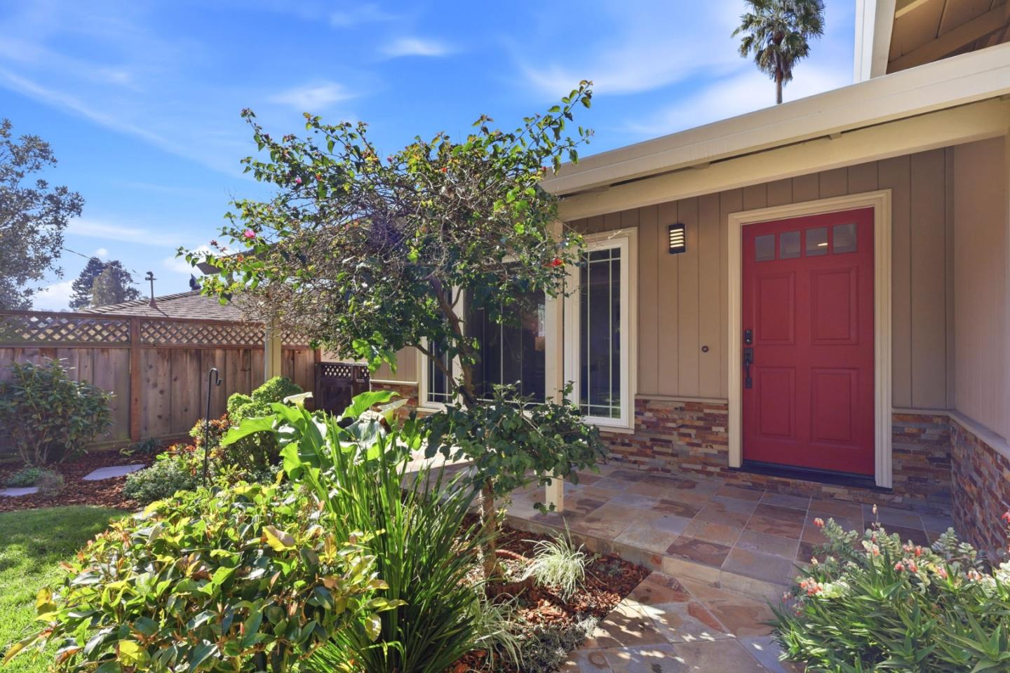 Detail Gallery Image 8 of 46 For 2404 Cipriani Blvd, Belmont,  CA 94002 - 3 Beds | 1 Baths