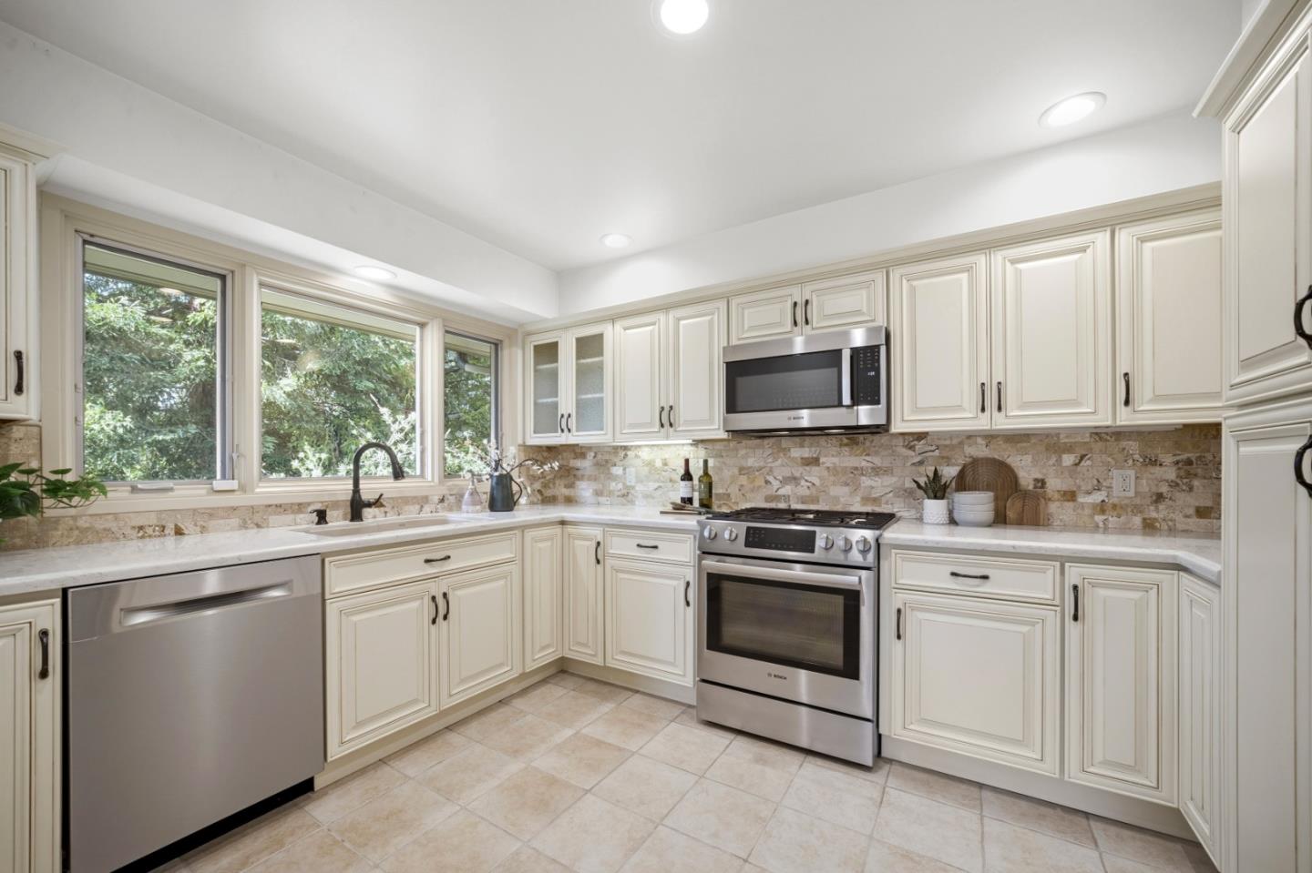 Detail Gallery Image 6 of 56 For 148 Del Mesa Carmel, Carmel,  CA 93923 - 2 Beds | 2 Baths