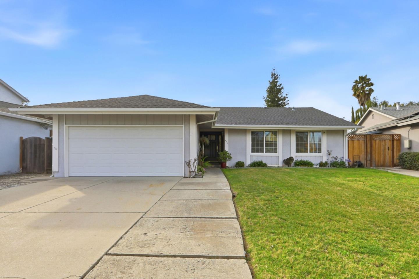 Detail Gallery Image 3 of 38 For 6075 Bigelow Ct, San Jose,  CA 95123 - 4 Beds | 2 Baths