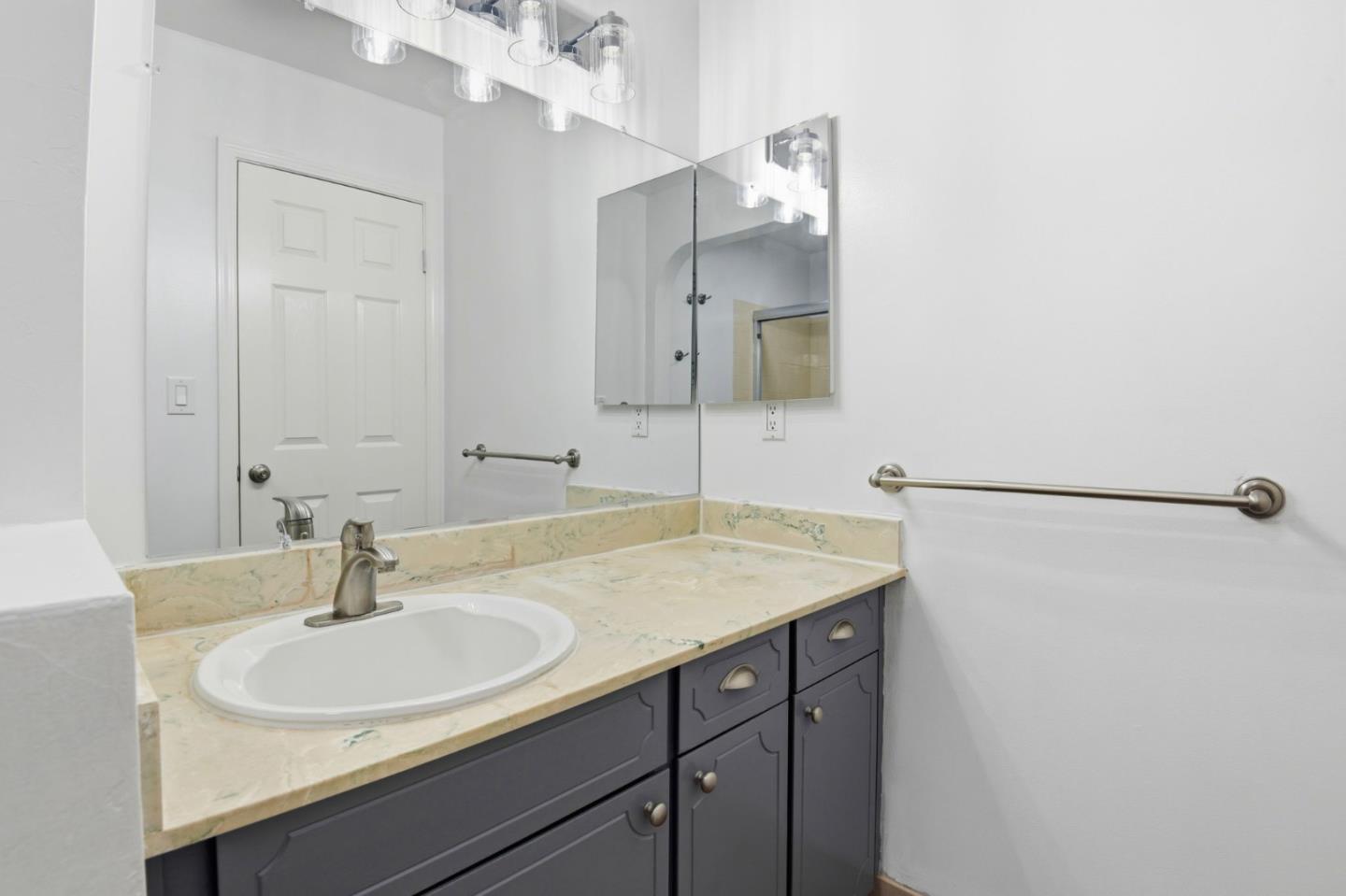 Detail Gallery Image 12 of 24 For 3375 Norton Way #5,  Pleasanton,  CA 94566 - 2 Beds | 1/1 Baths