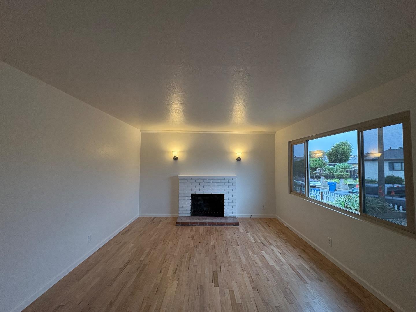 Detail Gallery Image 8 of 25 For 1675 Luxton St, Seaside,  CA 93955 - 3 Beds | 1/1 Baths