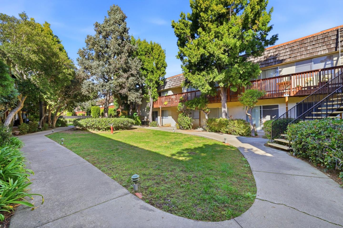 Detail Gallery Image 17 of 22 For 1140 Castro St, Mountain View,  CA 94040 - – Beds | – Baths