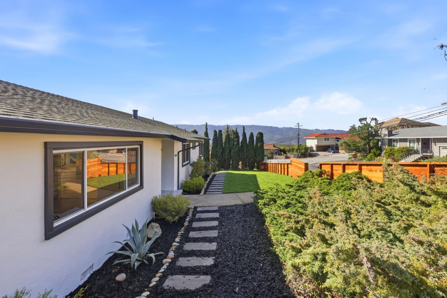 Detail Gallery Image 4 of 51 For 3395 Melendy Dr, San Carlos,  CA 94070 - 3 Beds | 2 Baths