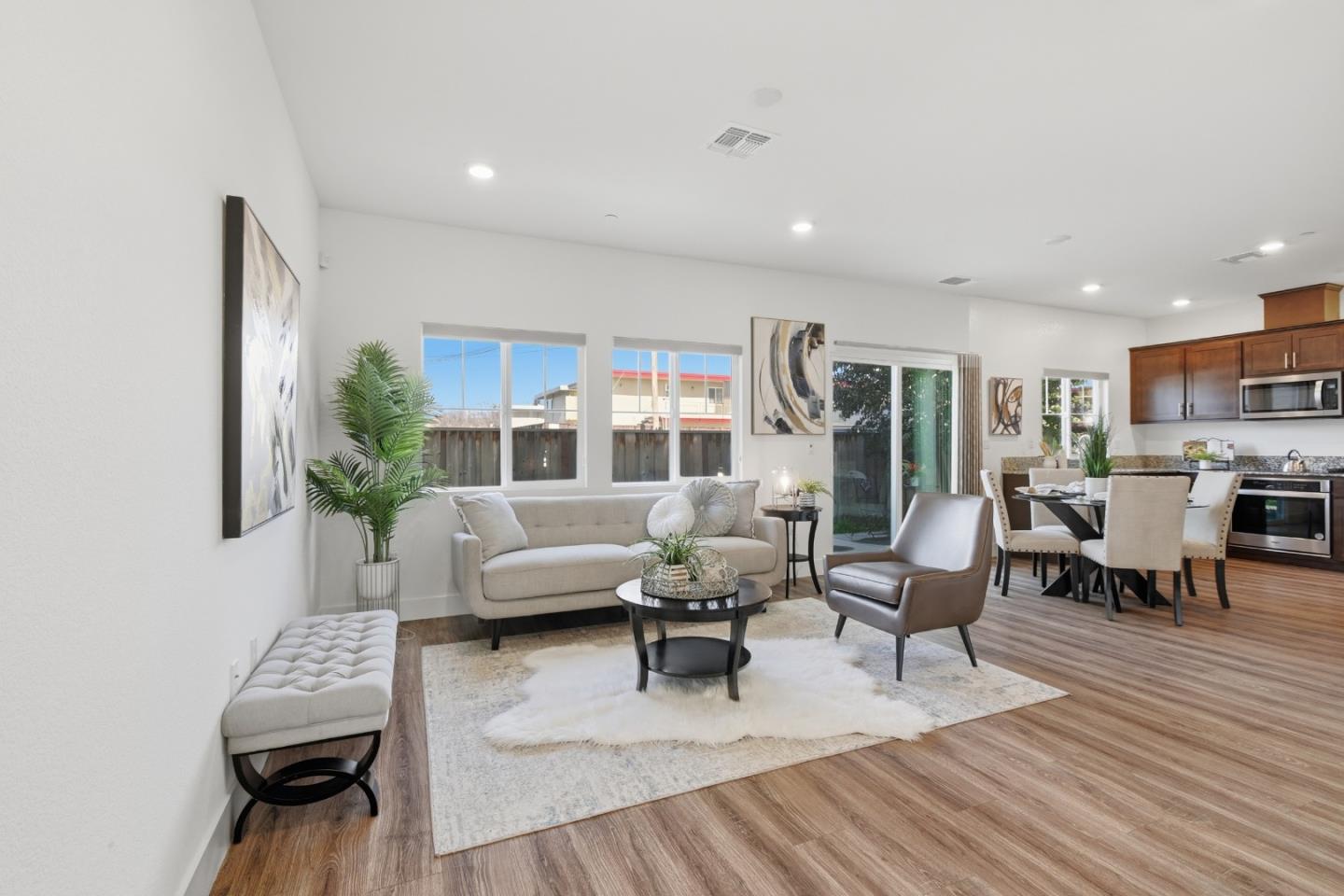 Detail Gallery Image 9 of 38 For 121 Mountaintop Ave, Hayward,  CA 94544 - 3 Beds | 2/1 Baths