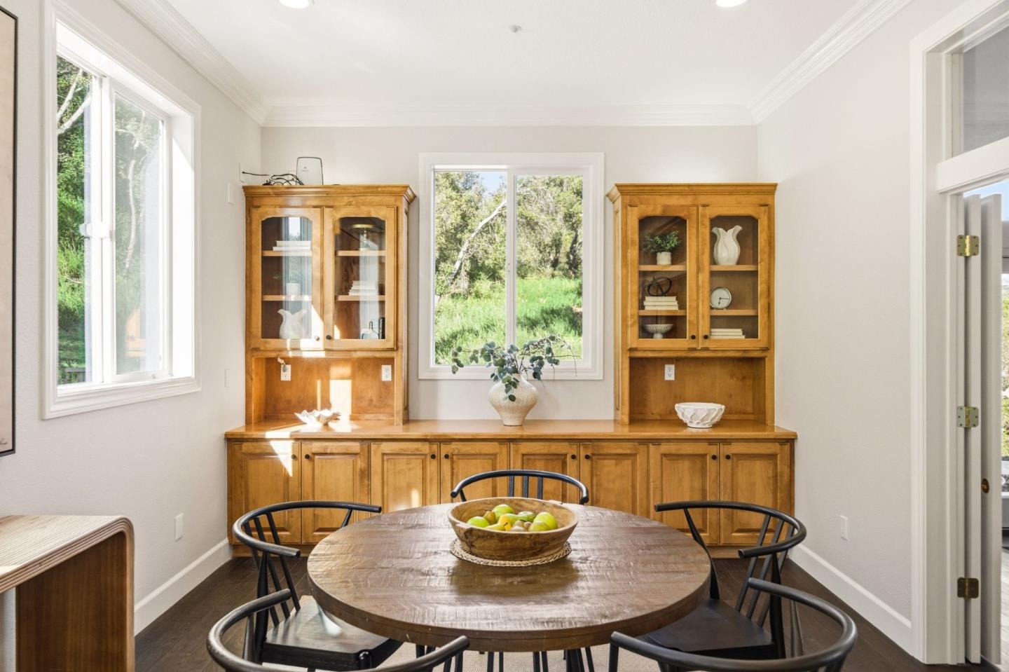 Detail Gallery Image 11 of 80 For 18400 Lakeview Ct, Los Gatos,  CA 95033 - 6 Beds | 4/2 Baths