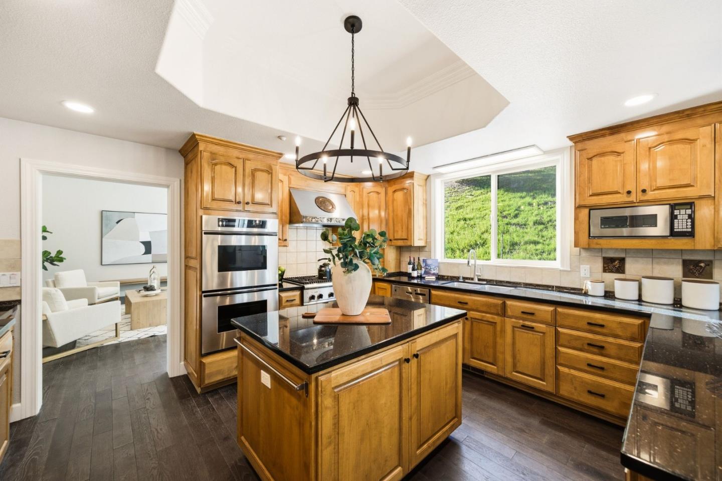 Detail Gallery Image 14 of 80 For 18400 Lakeview Ct, Los Gatos,  CA 95033 - 6 Beds | 4/2 Baths