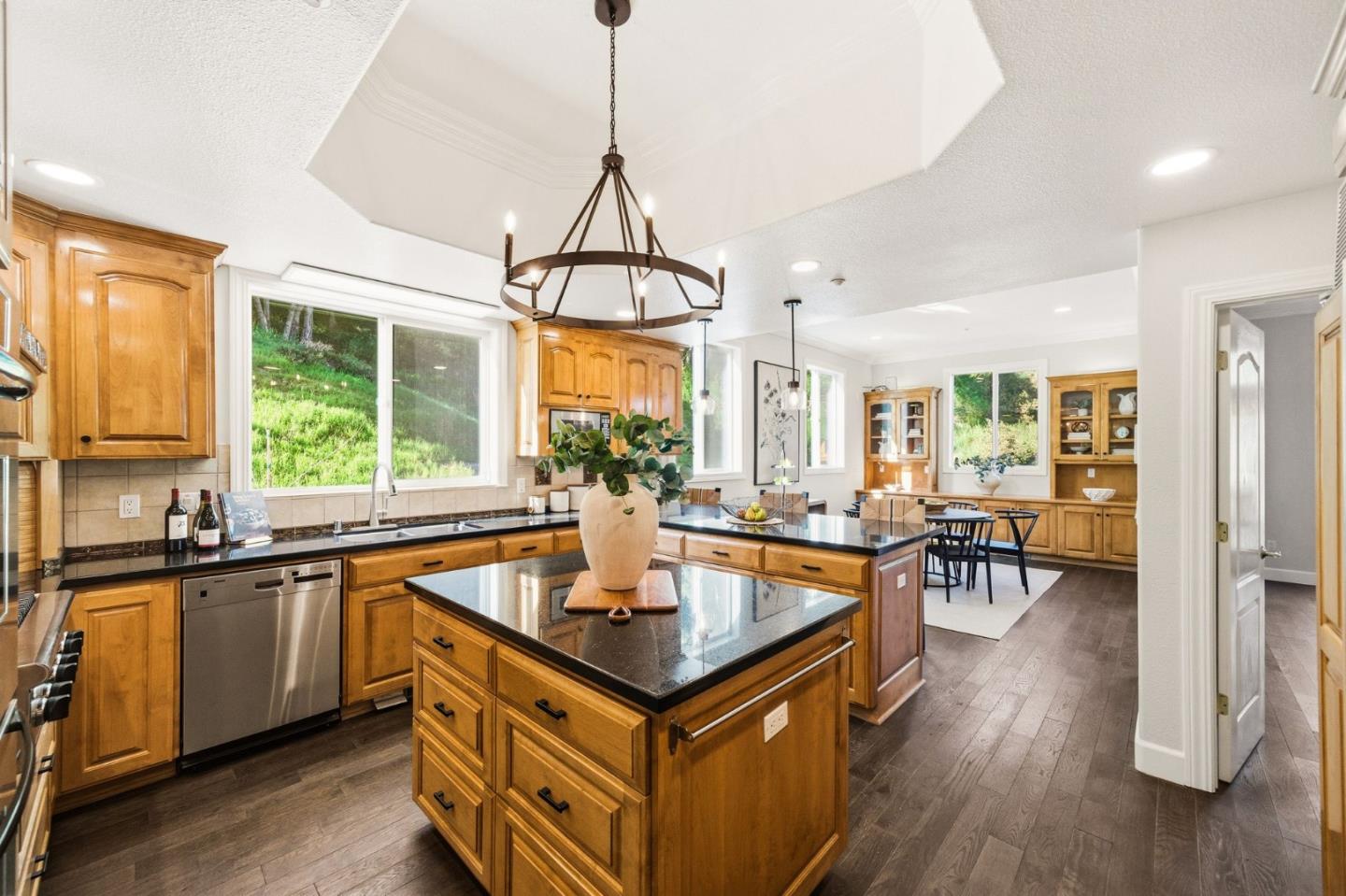 Detail Gallery Image 15 of 80 For 18400 Lakeview Ct, Los Gatos,  CA 95033 - 6 Beds | 4/2 Baths