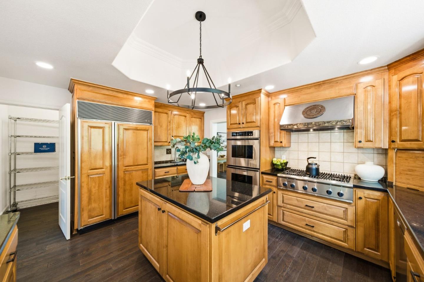 Detail Gallery Image 17 of 80 For 18400 Lakeview Ct, Los Gatos,  CA 95033 - 6 Beds | 4/2 Baths