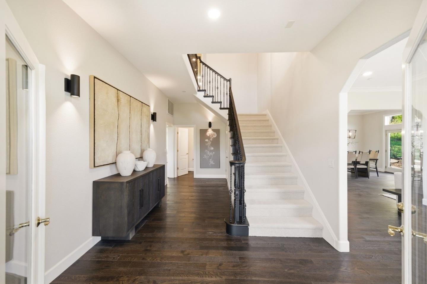 Detail Gallery Image 2 of 80 For 18400 Lakeview Ct, Los Gatos,  CA 95033 - 6 Beds | 4/2 Baths