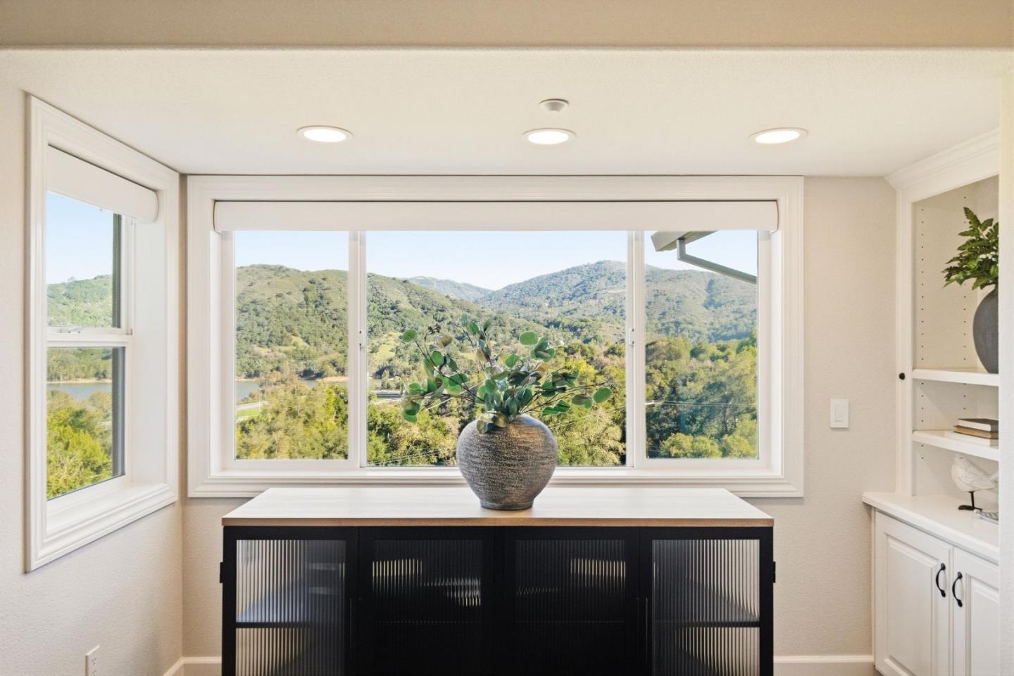 Detail Gallery Image 37 of 80 For 18400 Lakeview Ct, Los Gatos,  CA 95033 - 6 Beds | 4/2 Baths