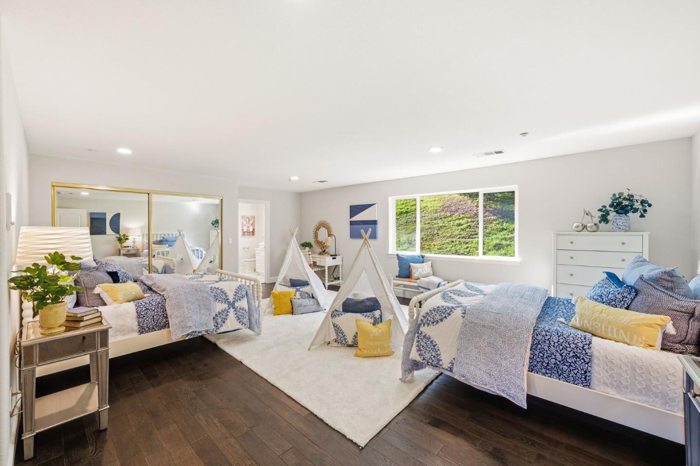 Detail Gallery Image 46 of 80 For 18400 Lakeview Ct, Los Gatos,  CA 95033 - 6 Beds | 4/2 Baths