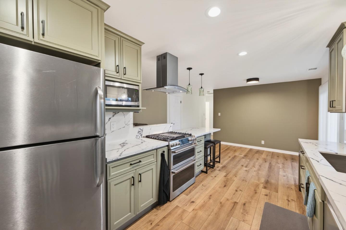 Detail Gallery Image 11 of 28 For 515 W Dunne Ave, Morgan Hill,  CA 95037 - 3 Beds | 2 Baths