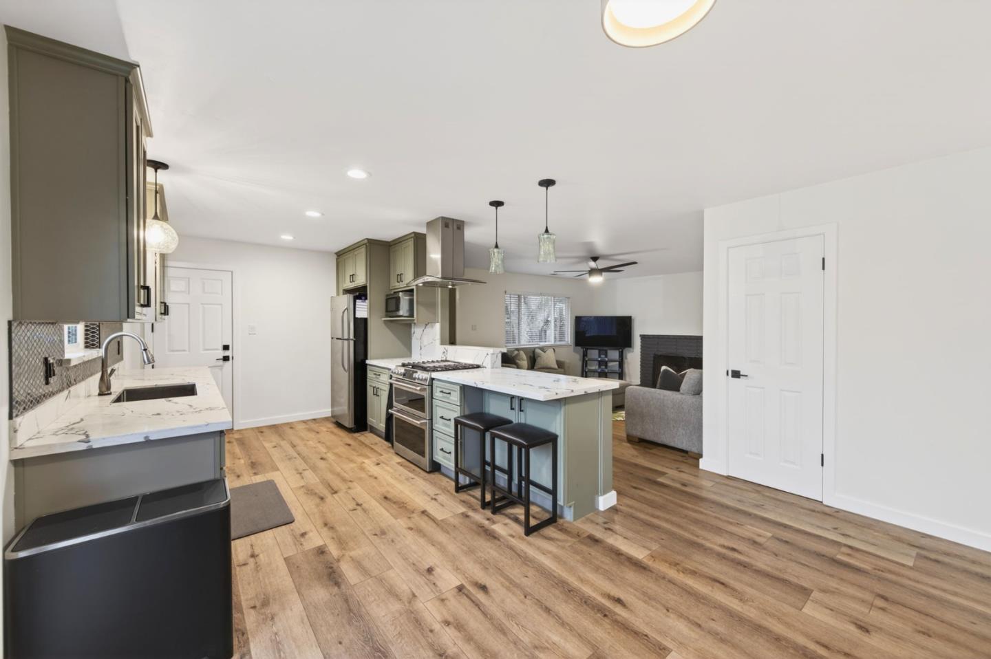 Detail Gallery Image 8 of 28 For 515 W Dunne Ave, Morgan Hill,  CA 95037 - 3 Beds | 2 Baths