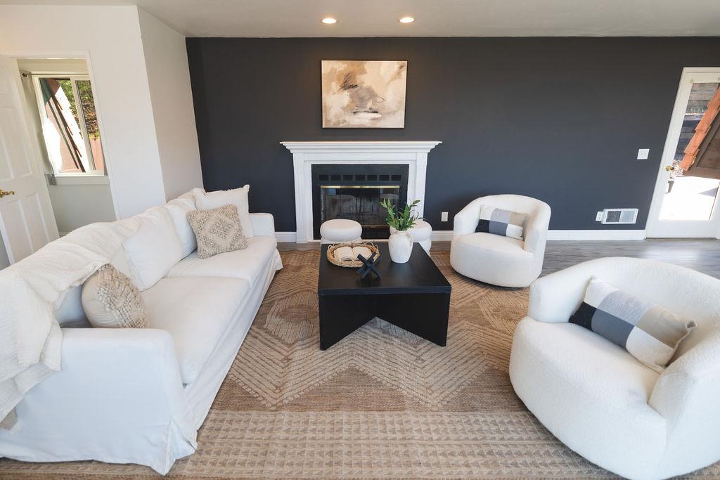 Detail Gallery Image 9 of 26 For 451 Laureles Grade Rd, Carmel Valley,  CA 93924 - 3 Beds | 2/1 Baths