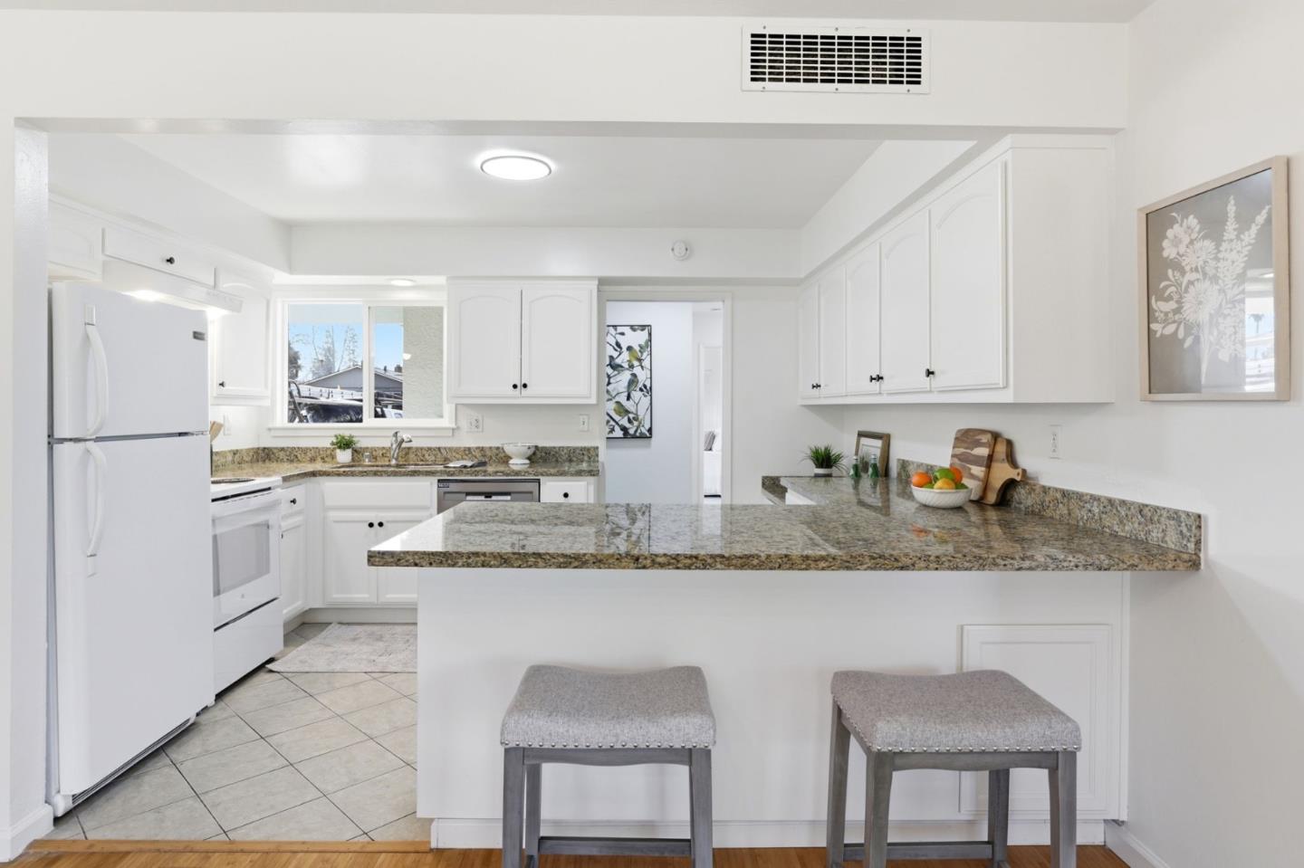 Detail Gallery Image 8 of 41 For 2322 Meridian Ave, San Jose,  CA 95124 - – Beds | – Baths