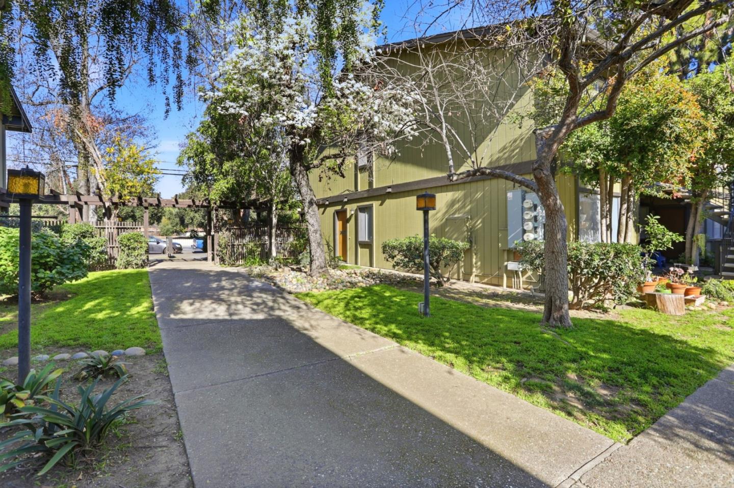 Detail Gallery Image 11 of 24 For 1336 Fruitdale Ave, San Jose,  CA 95126 - – Beds | – Baths