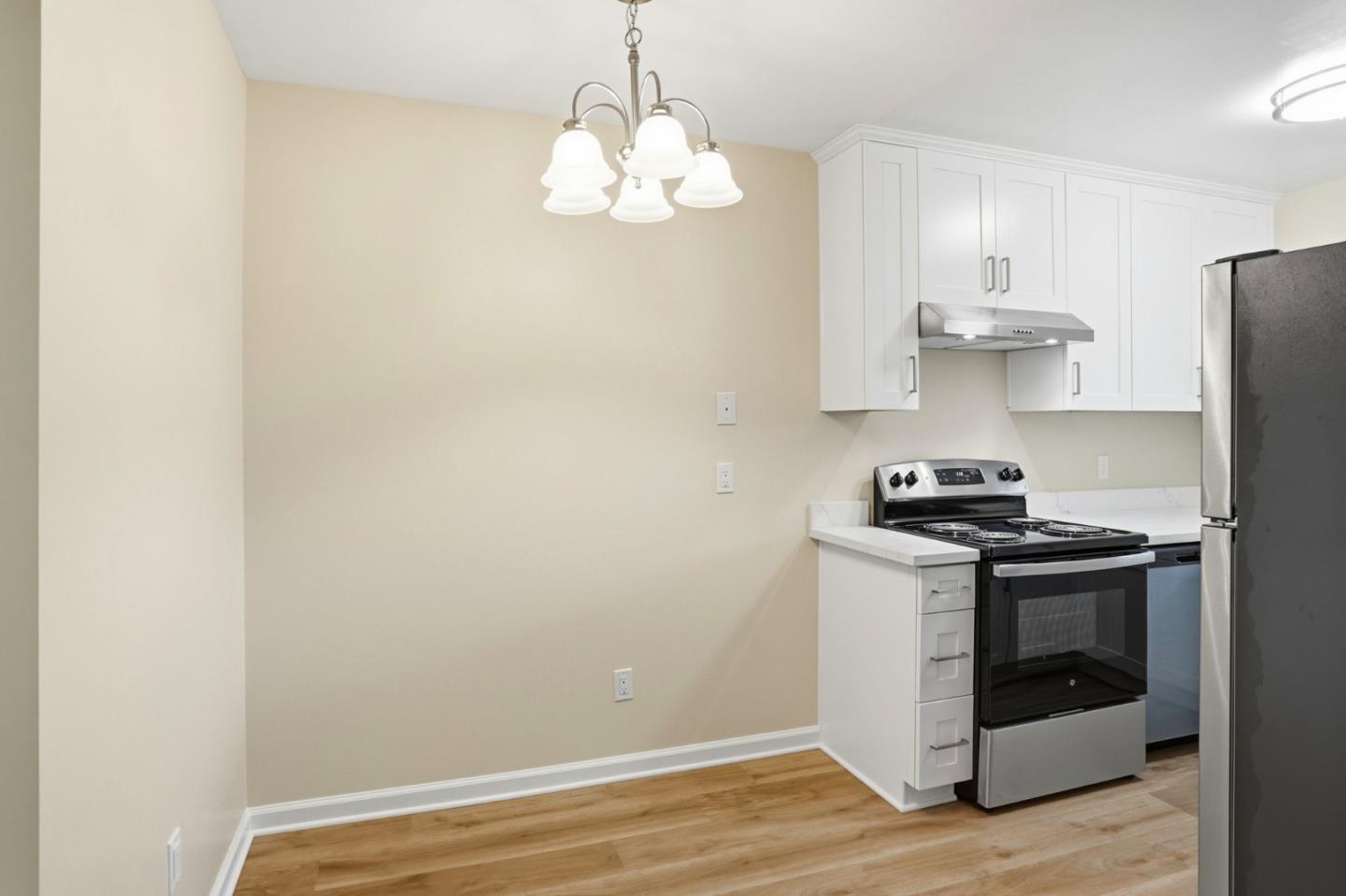 Detail Gallery Image 5 of 24 For 1336 Fruitdale Ave, San Jose,  CA 95126 - – Beds | – Baths