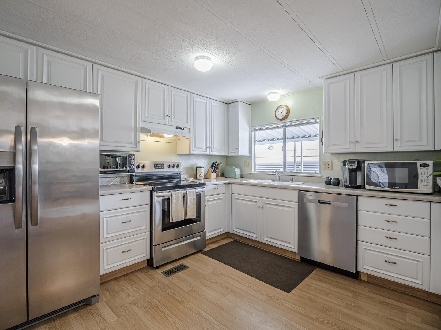 Detail Gallery Image 10 of 42 For 2655 Brommer St #3,  Santa Cruz,  CA 95062 - 2 Beds | 2 Baths