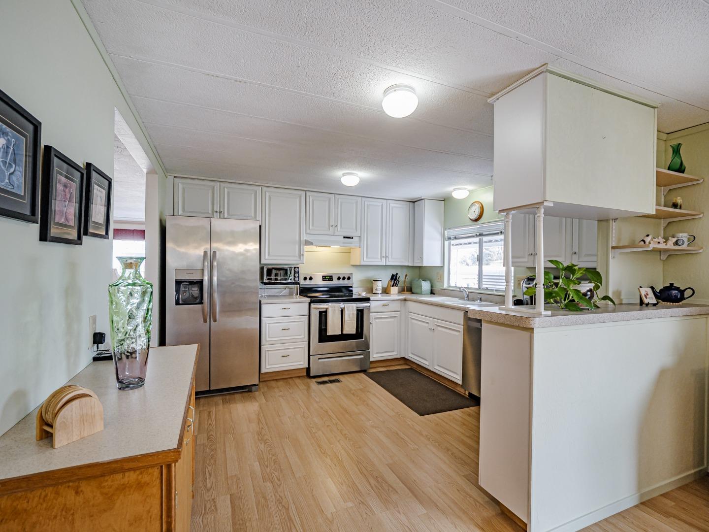 Detail Gallery Image 11 of 42 For 2655 Brommer St #3,  Santa Cruz,  CA 95062 - 2 Beds | 2 Baths