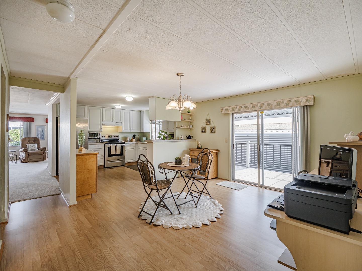 Detail Gallery Image 12 of 42 For 2655 Brommer St #3,  Santa Cruz,  CA 95062 - 2 Beds | 2 Baths