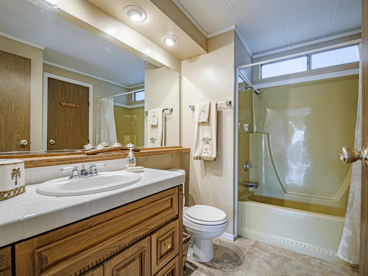 Detail Gallery Image 24 of 42 For 2655 Brommer St #3,  Santa Cruz,  CA 95062 - 2 Beds | 2 Baths