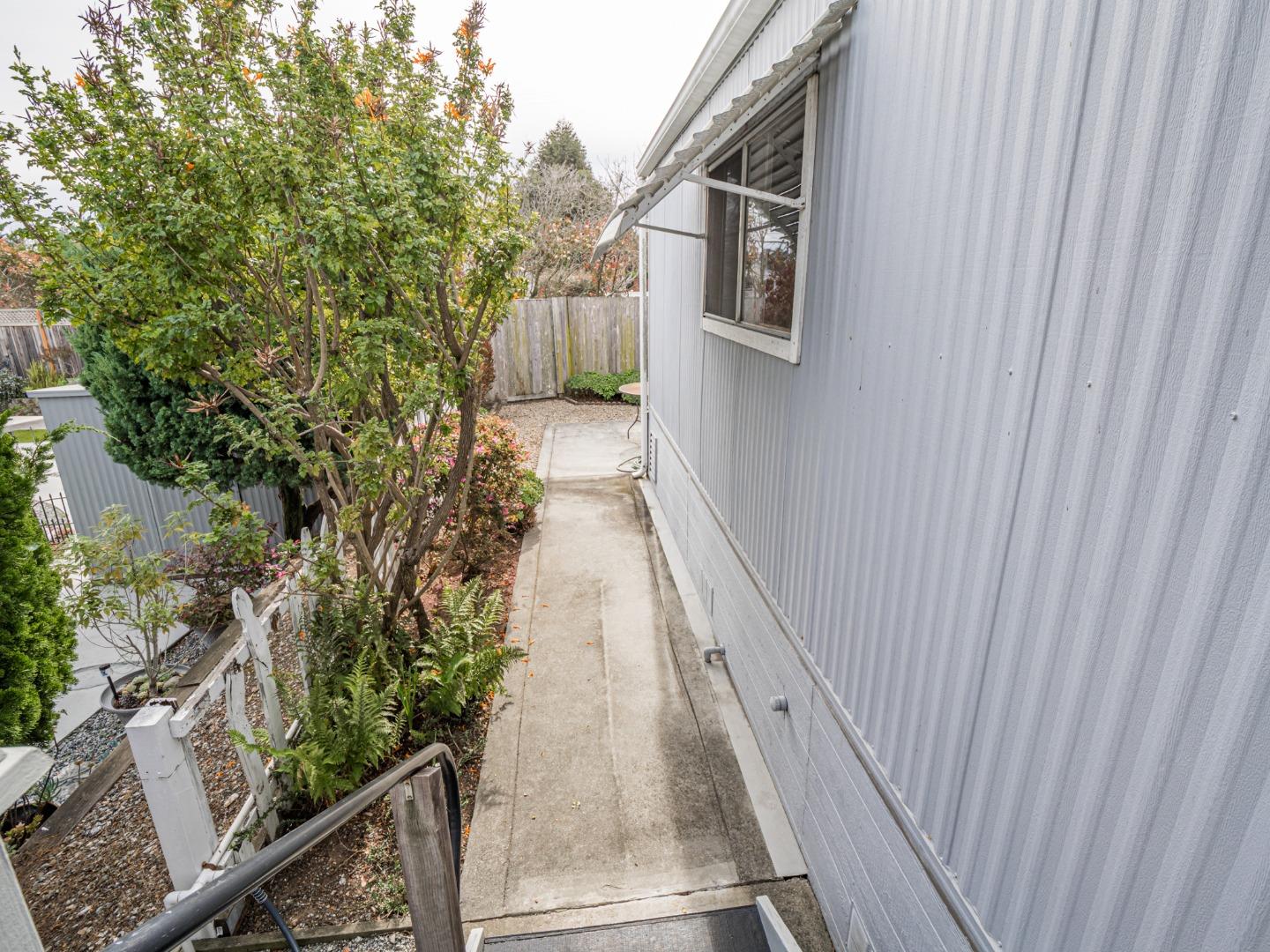Detail Gallery Image 33 of 42 For 2655 Brommer St #3,  Santa Cruz,  CA 95062 - 2 Beds | 2 Baths