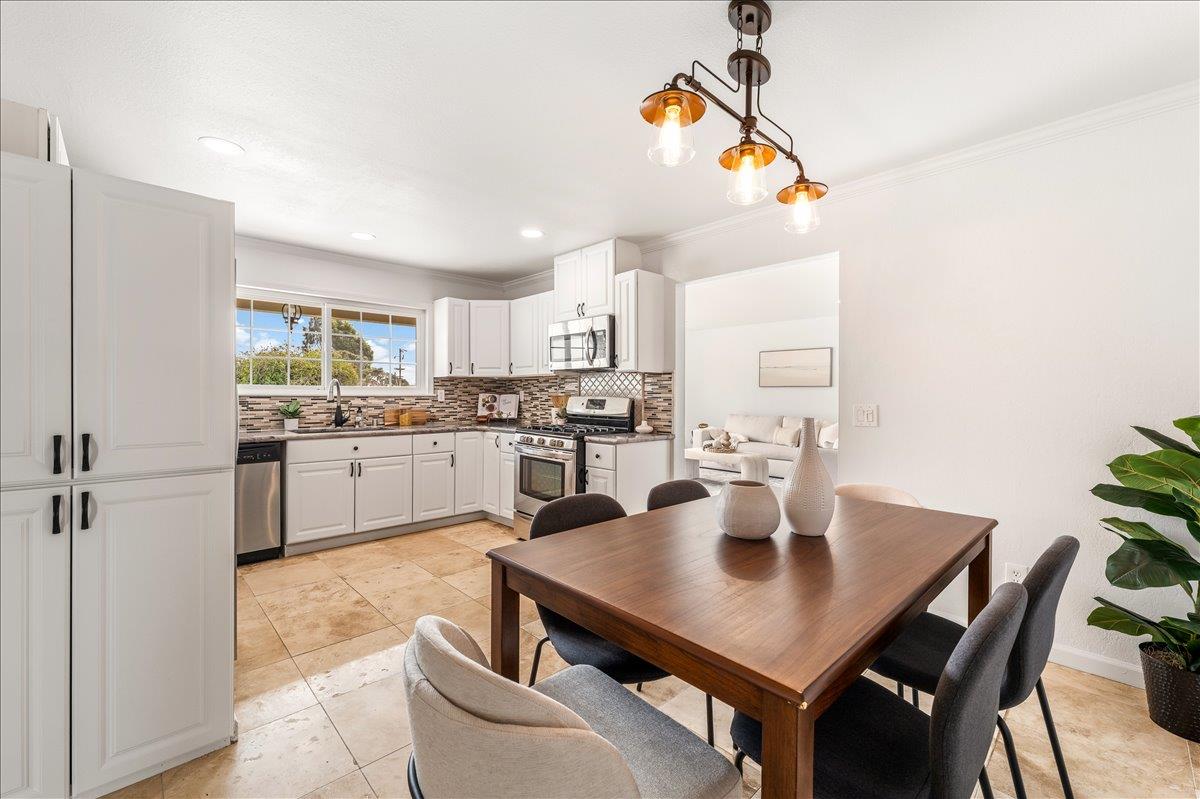 Detail Gallery Image 24 of 69 For 277 Young Cir, Marina,  CA 93933 - 4 Beds | 2 Baths