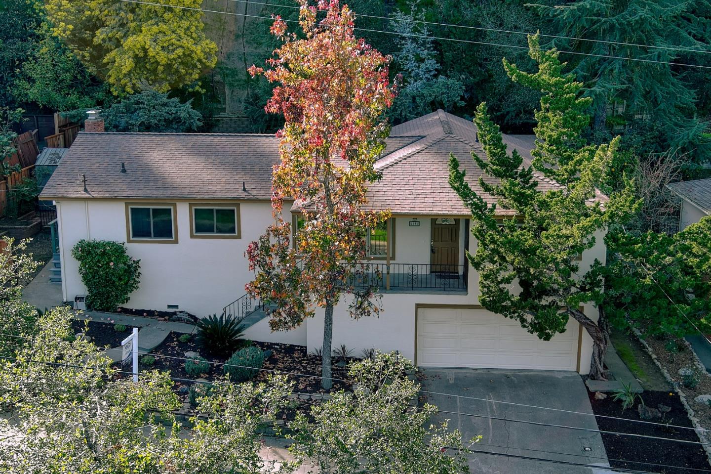 Detail Gallery Image 2 of 28 For 4030 Saint Marys St, Martinez,  CA 94553 - 3 Beds | 2 Baths