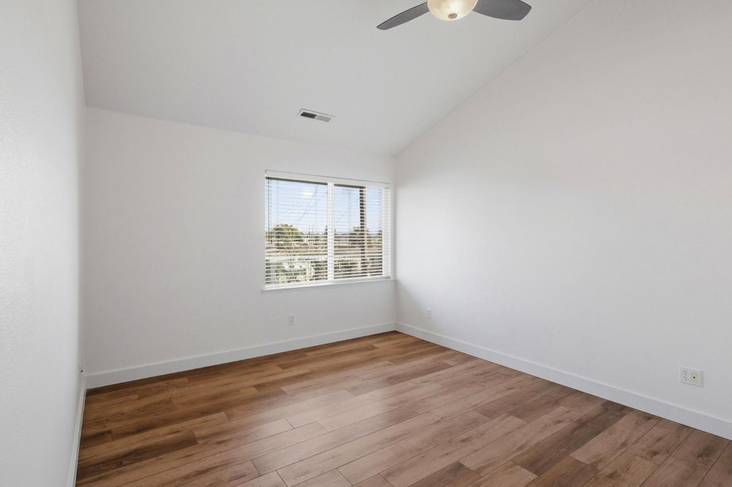 Detail Gallery Image 18 of 28 For 14 Orange Blossom Way, Watsonville,  CA 95076 - 3 Beds | 2/1 Baths